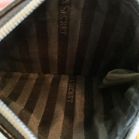 Victoria’s Secret Coin Purse with lip emblem - Picture 7 of 13
